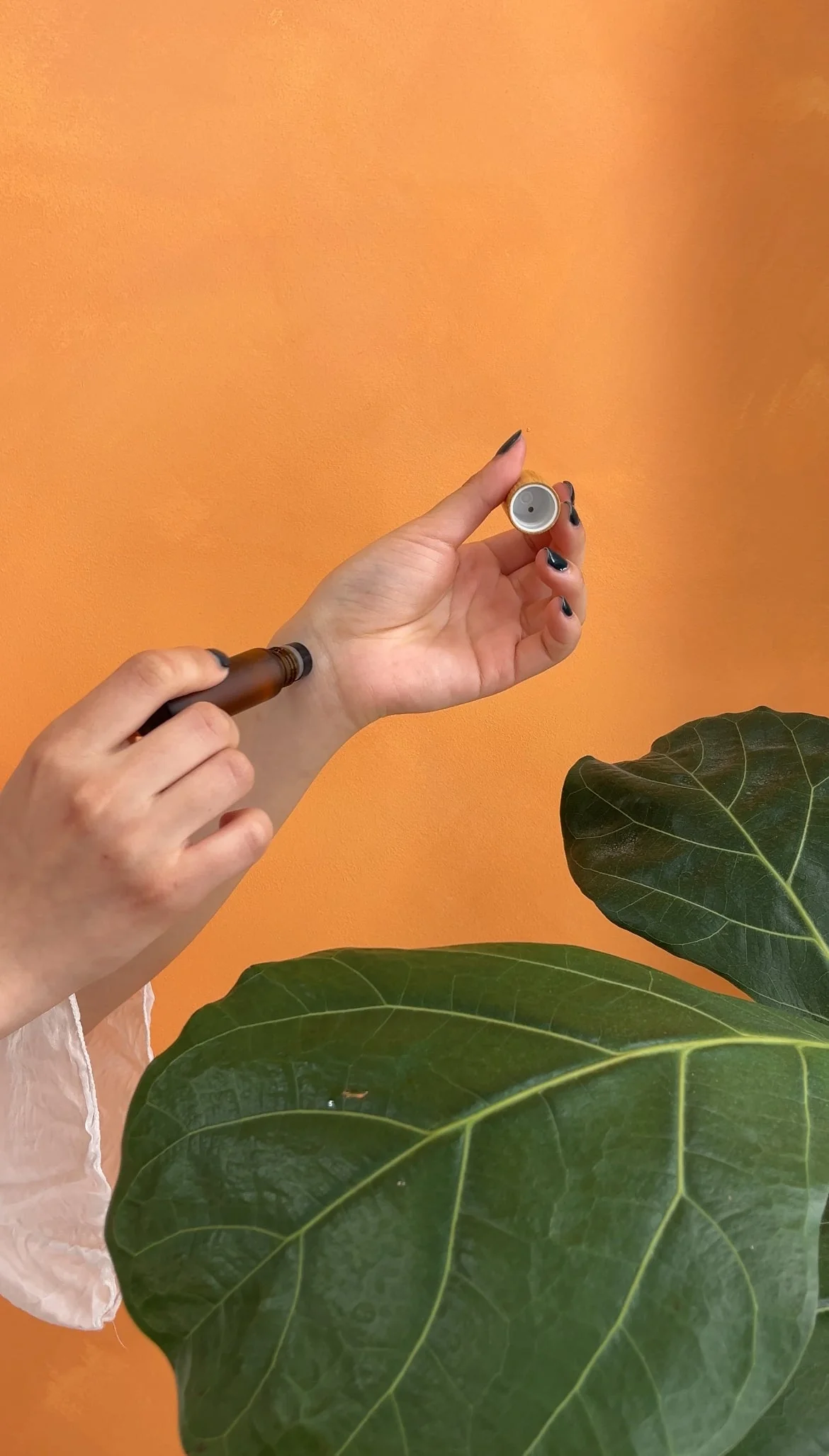 Pause Lavender And Bergamot Calming Pulse Point Roll On - Image 3